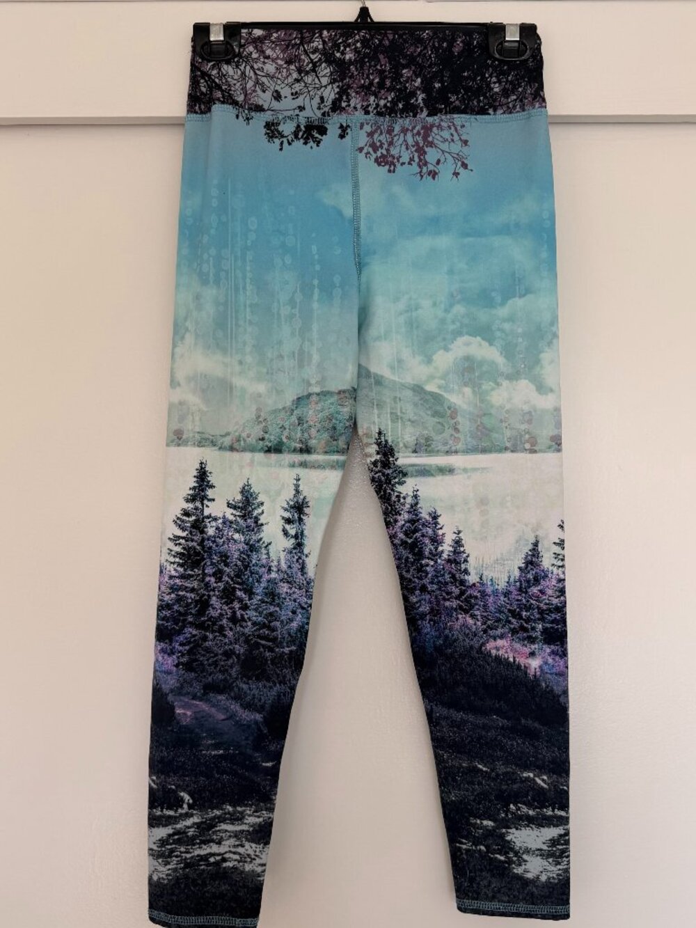 EVCR Winter Graphic Athletic Leggings